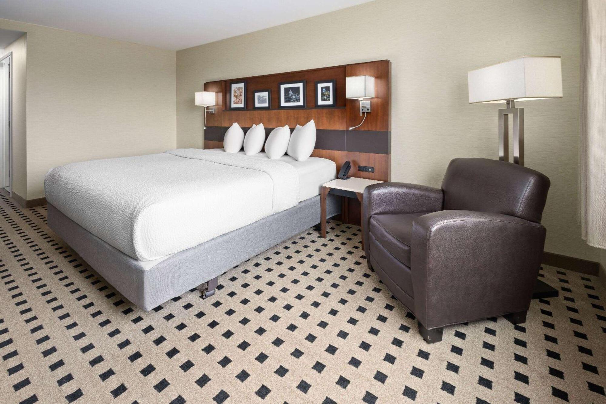 Penn Harris Hotel Harrisburg, Trademark By Wyndham Exterior foto